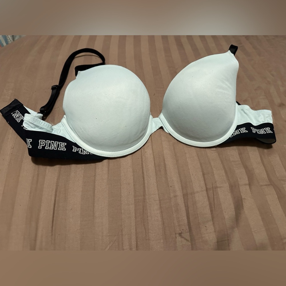 Sold on Ⓜ️ Victoria's Secret PINK push-up bra 36C